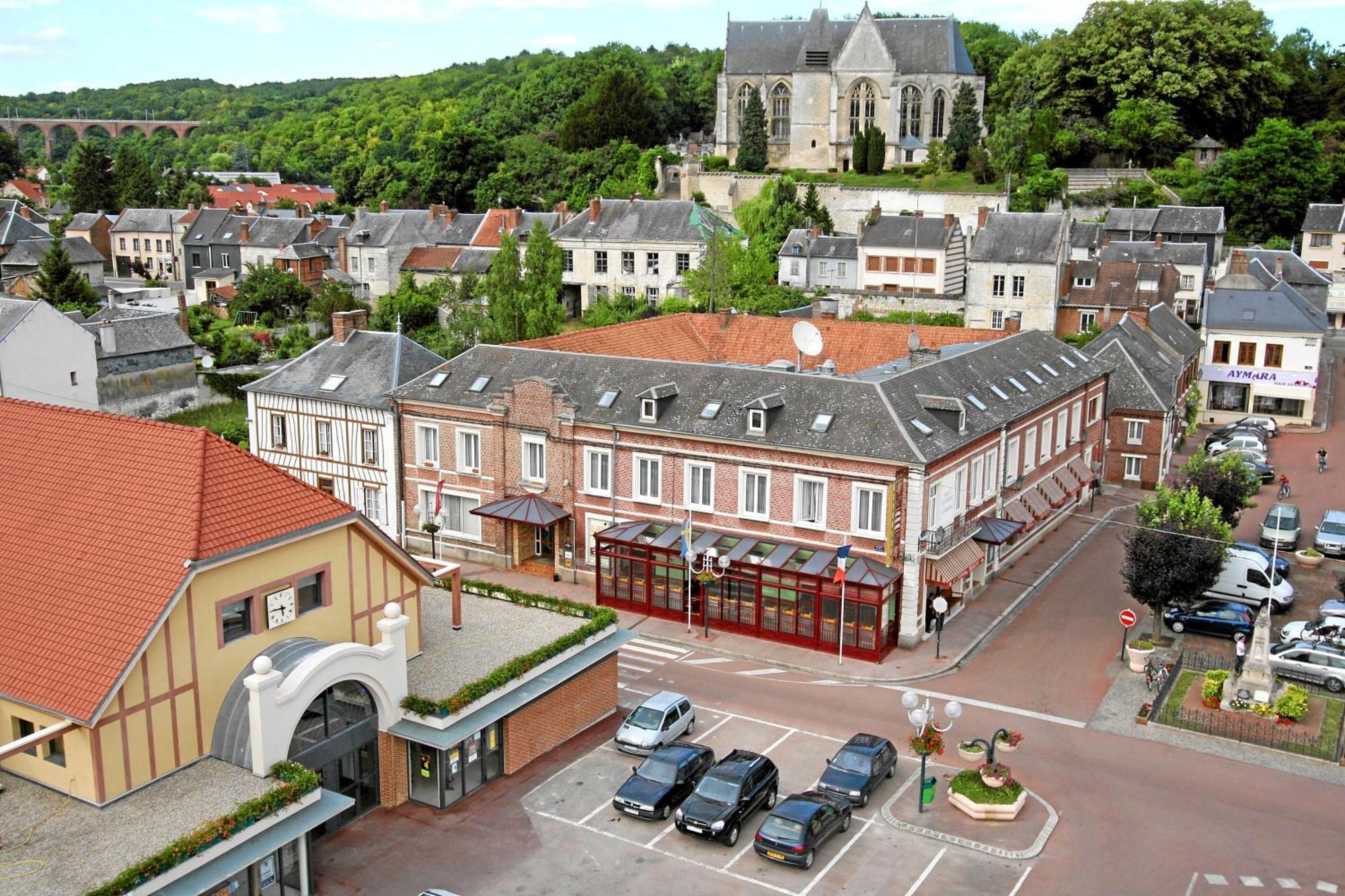 Hotel & Restaurant Le Cardinal Poix-de-Picardie Eksteriør bilde