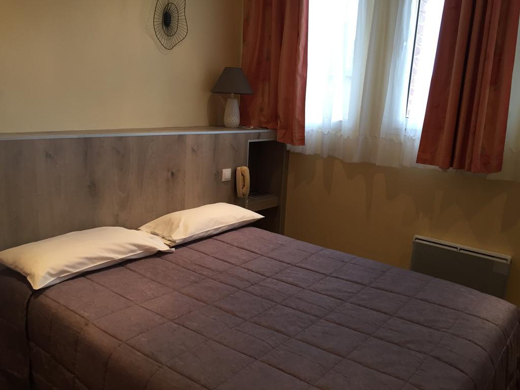 Hotel & Restaurant Le Cardinal Poix-de-Picardie Eksteriør bilde