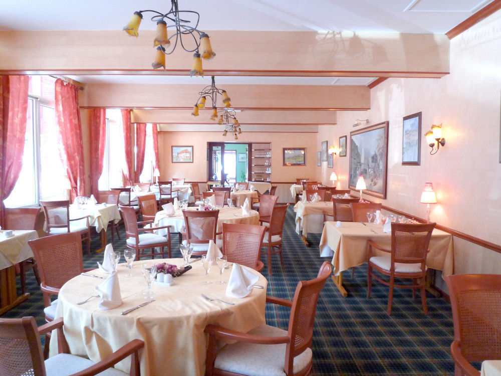 Hotel & Restaurant Le Cardinal Poix-de-Picardie Eksteriør bilde